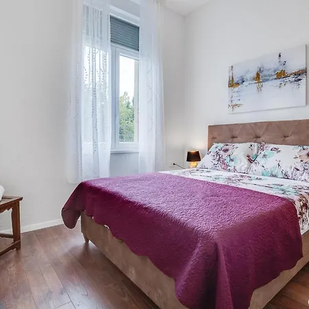 Apartment Jadera *